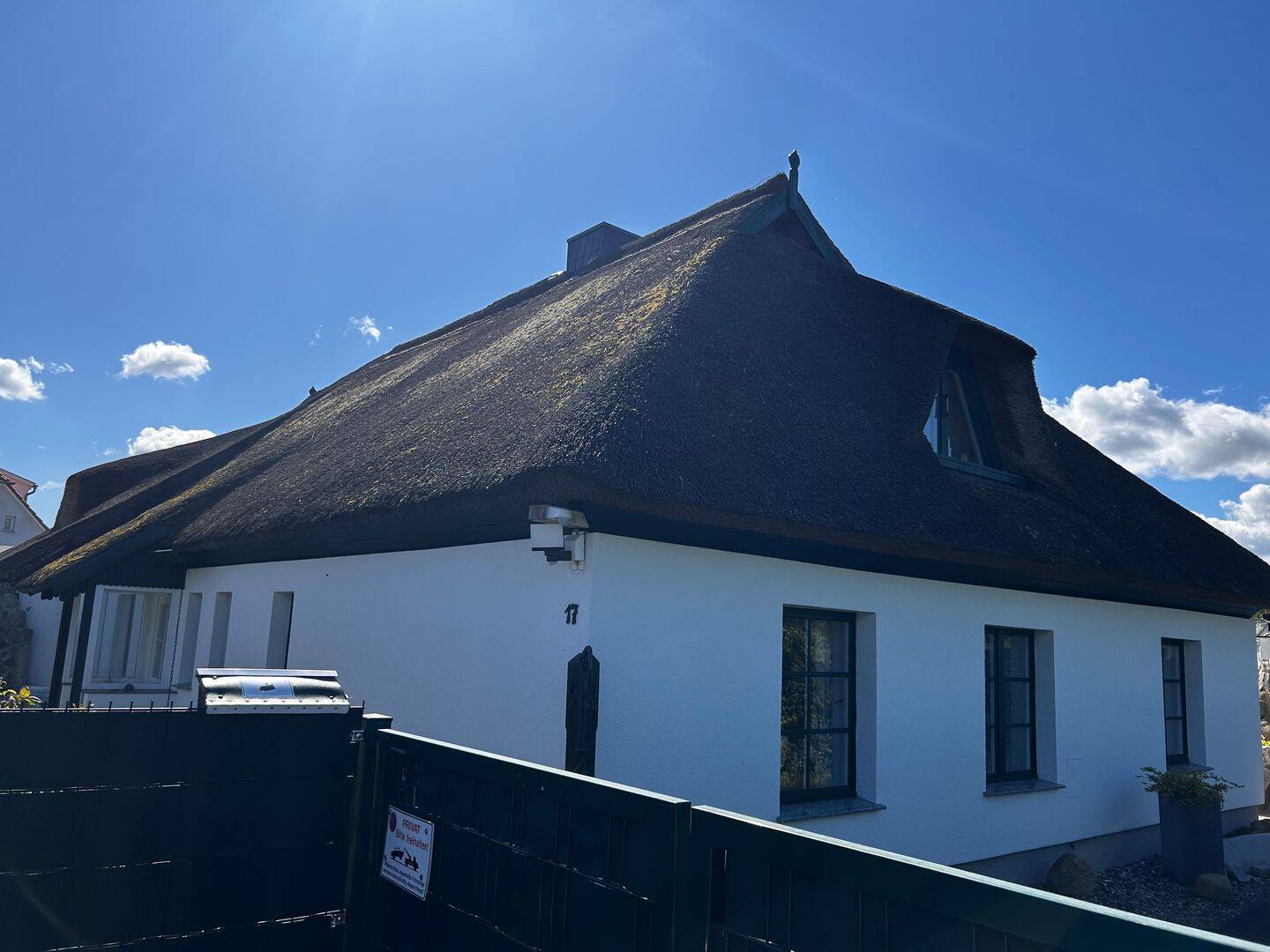 Exklusives Reetdachhaus in Greifswald-Wieck mit 2 Wintergärten, Koiteich & Nebengebäude, 17493 Greifswald