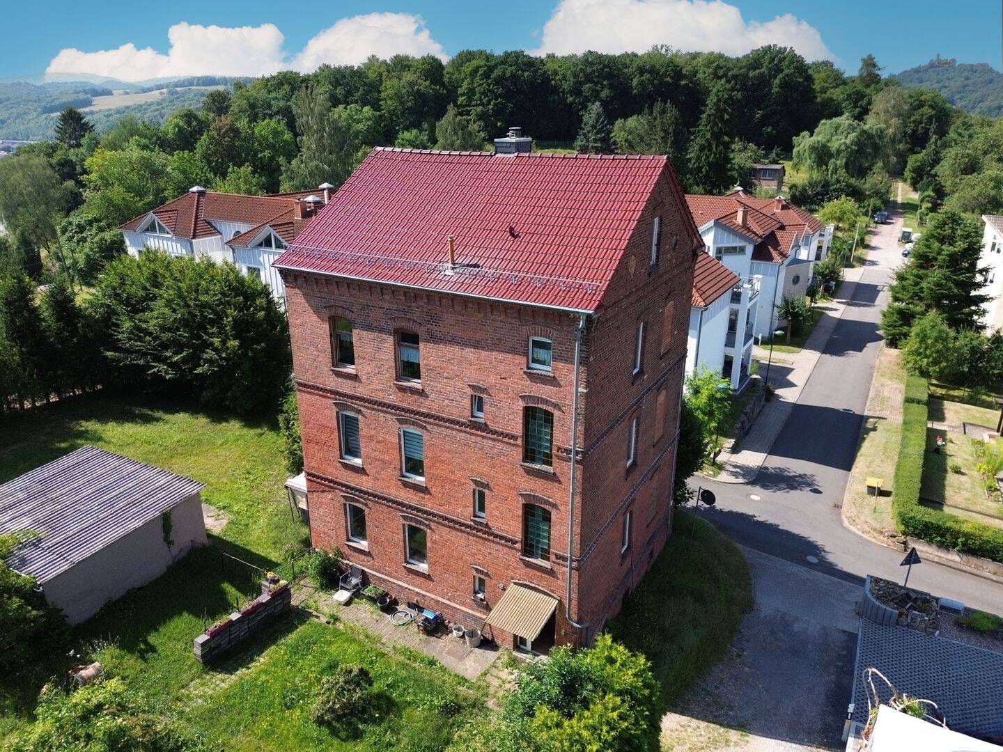 Ein Haus – viele Möglichkeiten: Ein- bis Dreifamilienhaus mit Baugrundstück, 99817 Eisenach