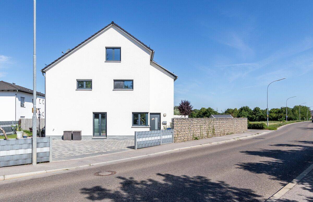 Moderne Doppelhaushälfte in attraktiver Wohnlage, 85051 Ingolstadt