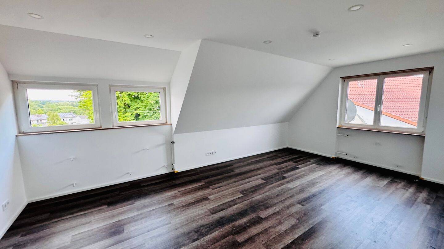 2-ZKB Dachgeschosswohnung Erstbezug nach Kernsanierung, 66346 Püttlingen