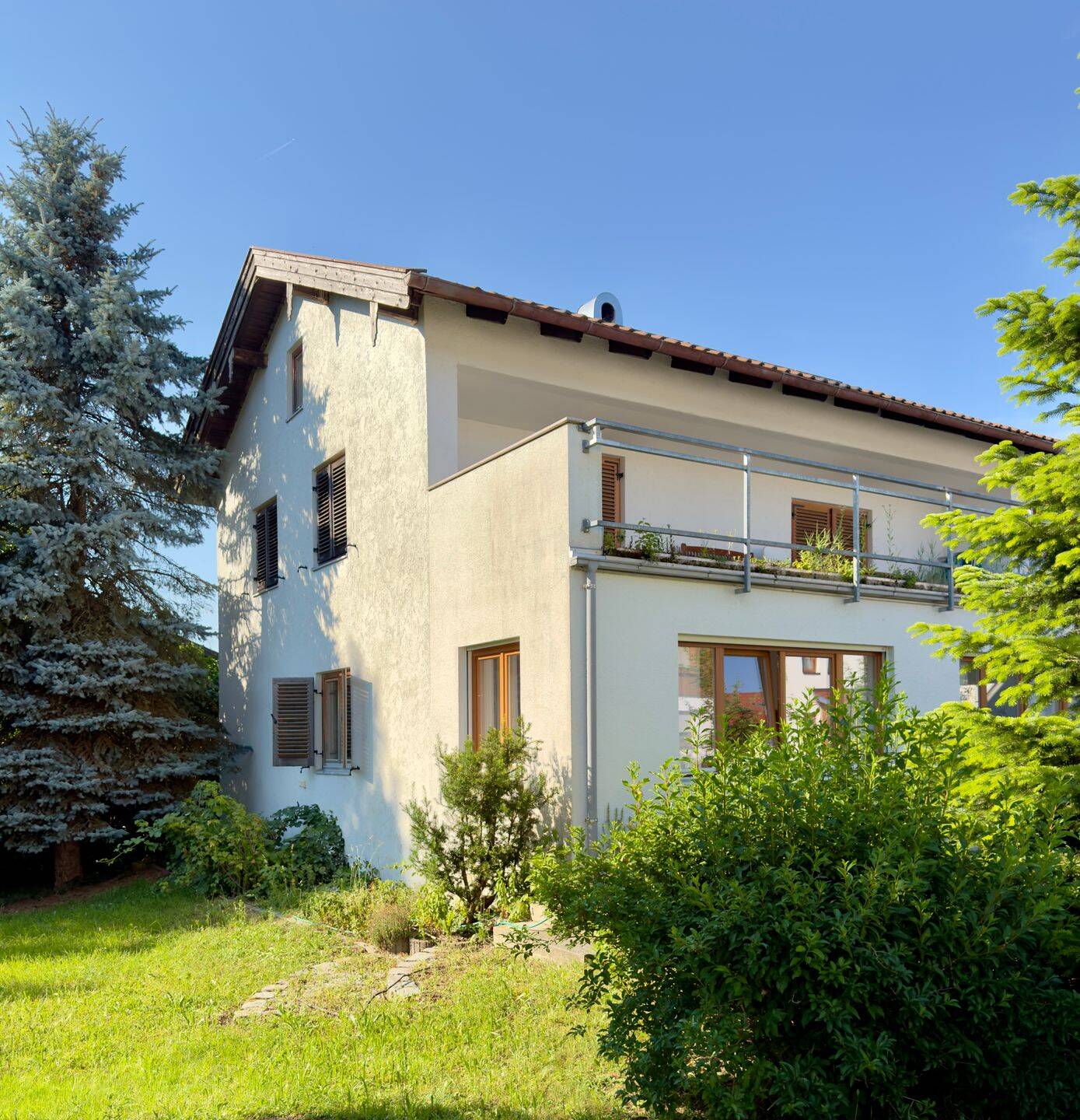 Viel Platz für die Familie – erweitertes Einfamilienhaus mit Garten und Dachterrasse, 83233 Bernau a. Chiemsee (Bernau)