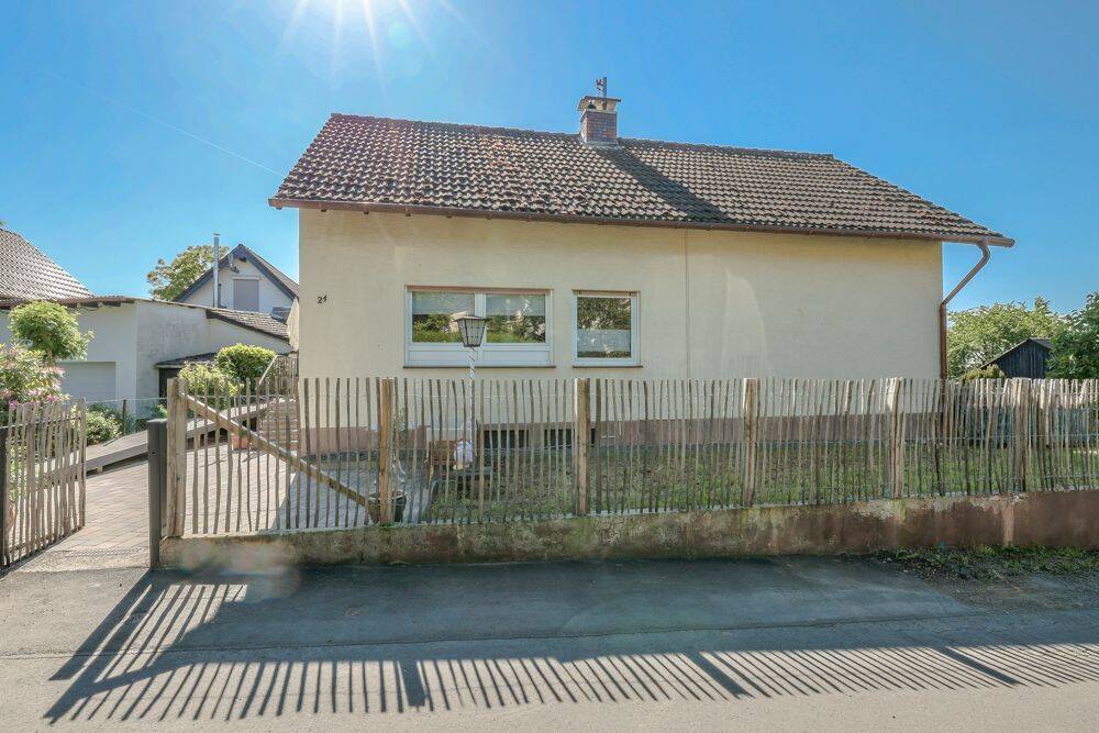 *Provisionsfrei* Mehr als nur vier Wände – freistehendes Zuhause mit Terrasse, Balkon & Carport, 53639 Königswinter