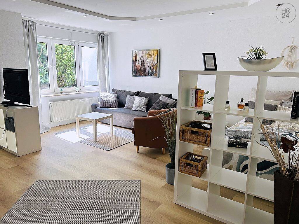Neuwertig möblierte 1,5-Zimmer Einliegerwohnung mit Internet und Parkplatz in Rüsselsheim, 65428 Rüsselsheim am Main