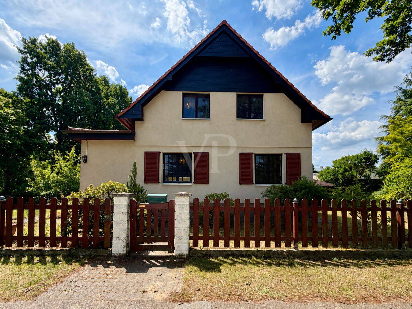 Wohnen mit Charme: gemütliches Einfamilienhaus mit schönem Garten und idealer Anbindung, 12524 Berlin (Treptow-Köpenick Altglienicke Kleingartenanlage Falkenbrunn 1)