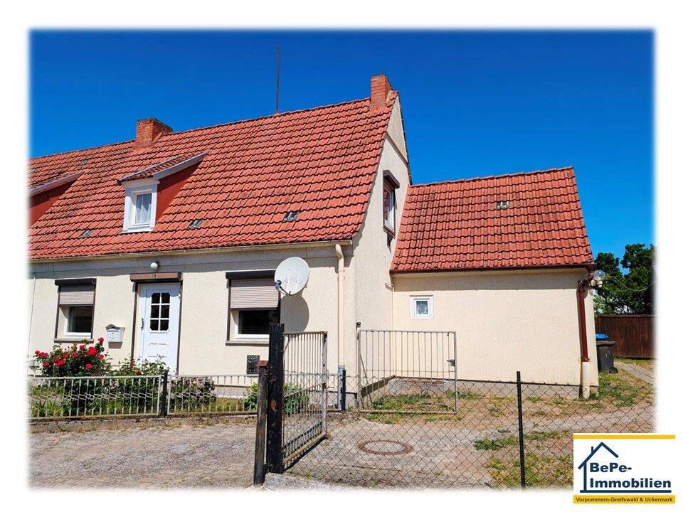 BePe-Immobilien- Sanierungsbedürftige Doppelhaushälfte, in ruhiger Wohngegend zu verkaufen, 17335 Strasburg (Uckermark)