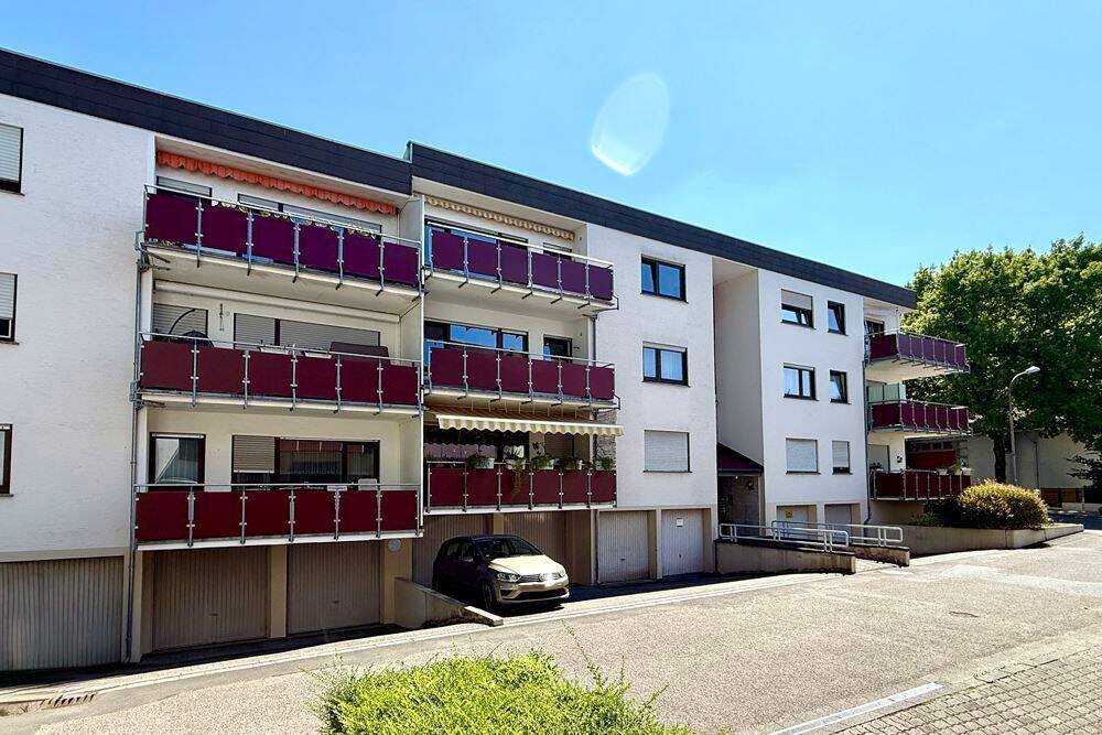 HIER FÜHLEN SIE SICH WOHL! Oberste Etage mit neuem Bad und Sonnenbalkon., 53604 Bad Honnef