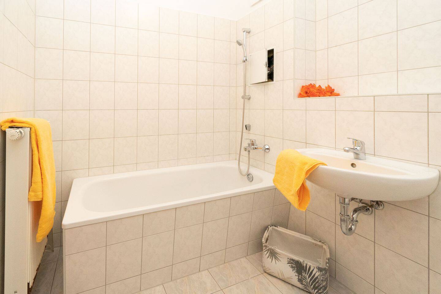 Mit Einbauküche und Balkon in Uninähe, 39106 Magdeburg (Alte Neustadt)