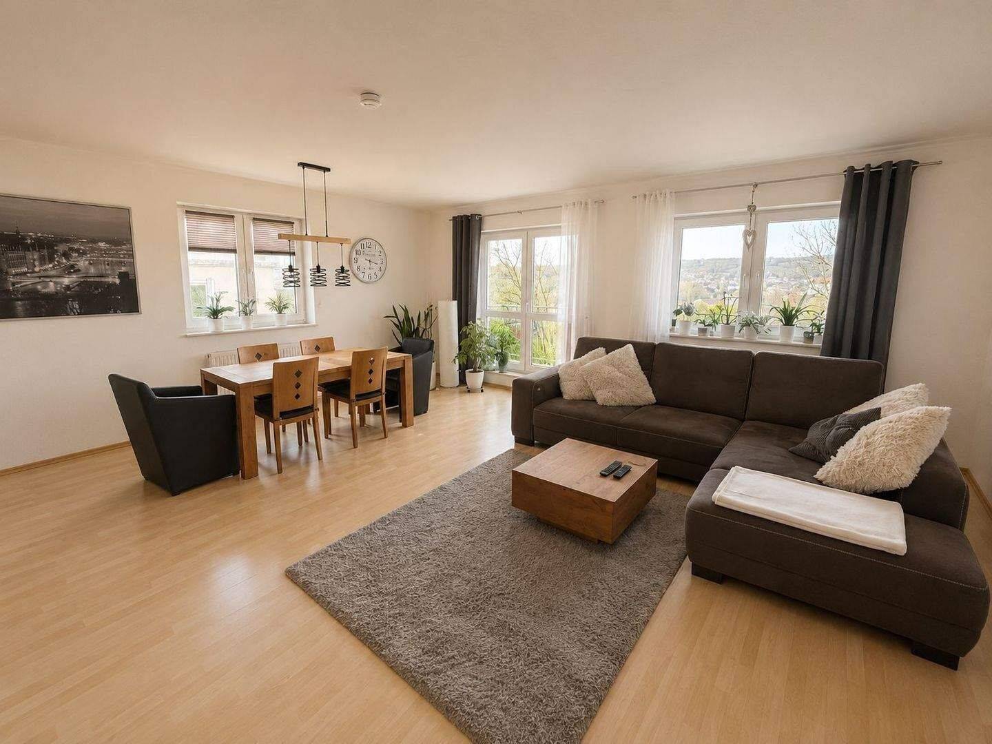 Lichtdurchflutetes Wohnglück 2,5 ZW in Rimpar: 90 m², West-Balkon, EBK – Ideal für Paare und Singles, 97222 Rimpar