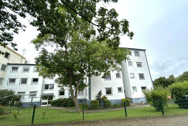 Tolle 3 Zimmer mit Weitblick über Wolfenbüttel + + Loggia + Kellerraum + offenen Küche möglich, 38300 Wolfenbüttel
