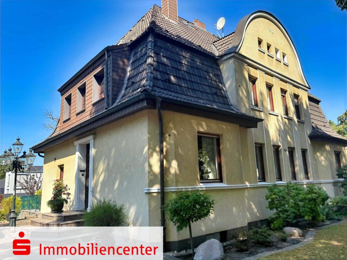 * * * Neues Zuhause gesucht? * * * Doppelhaushälfte mit Garage auf großem Grundstück, 45768 Marl