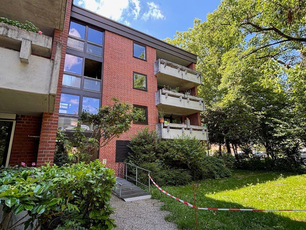 Schöne 4-Zimmerwohnung im Inneren Westen von Regensburg, 93049 Regensburg (Großprüfening-Dechbetten-Königswiesen Innenstadt Westenviertel)