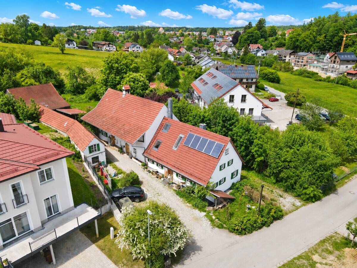 Bauernhof mit Wohnbebauung, Pferdestall und angrenzender Koppel auf großzügigem Grundstück 9716 qm, 86495 Eurasburg