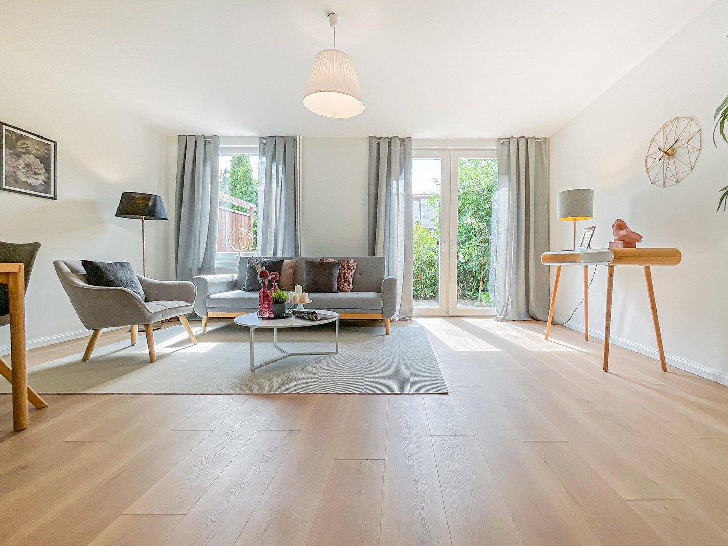 Modernisiertes Reihenmittelhaus mit Garten in familienfreundlicher Lage von Hamburg-Schnelsen, 22457 Hamburg (Eimsbüttel Eidelstedt Niendorf Schnelsen)