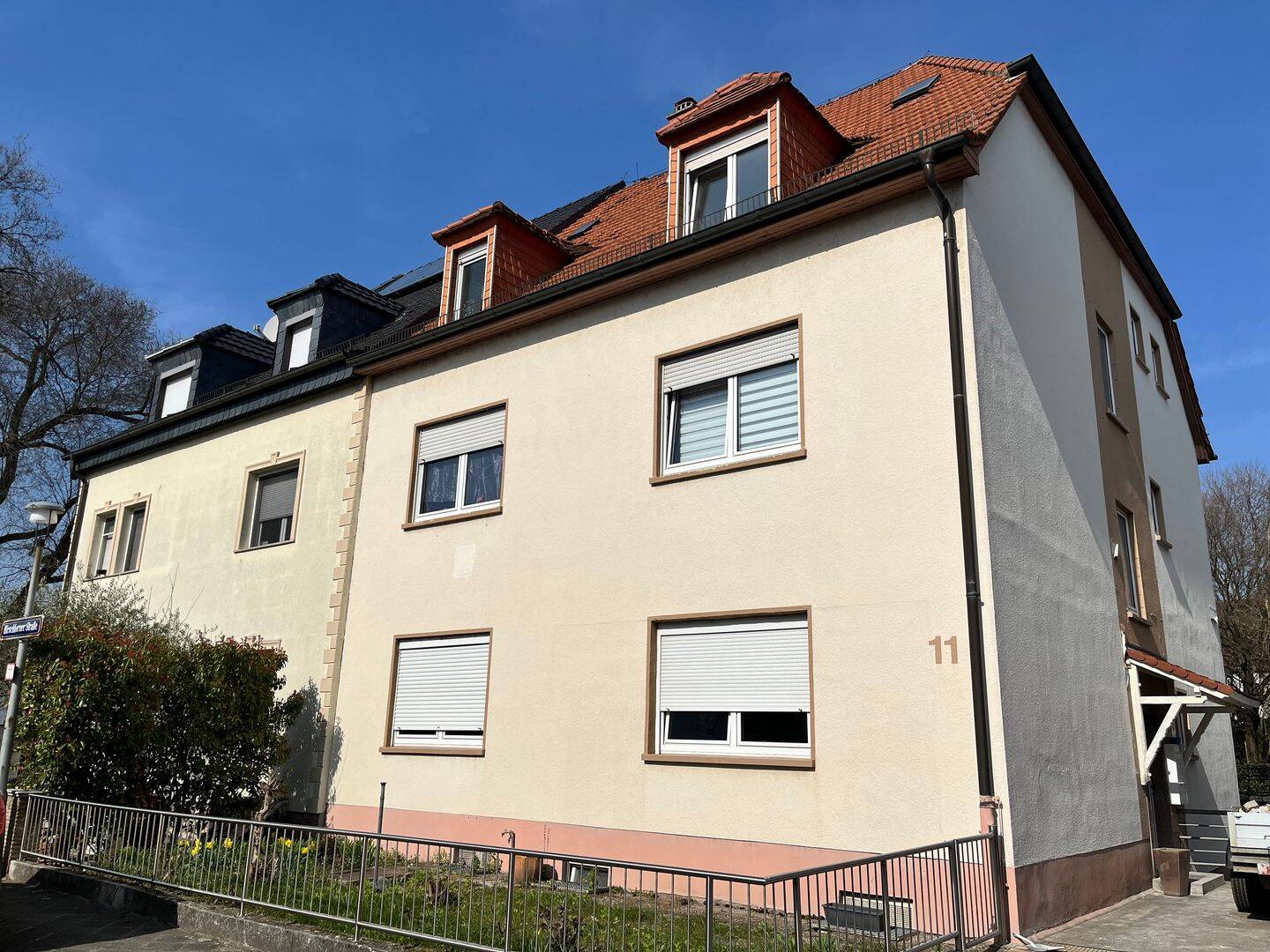 Frisch sanierte EG Wohnung (3Zimmer, Küche/Esszimmer, Bad, Gäste-WC), 68259 Mannheim (Feudenheim Wallstadt)