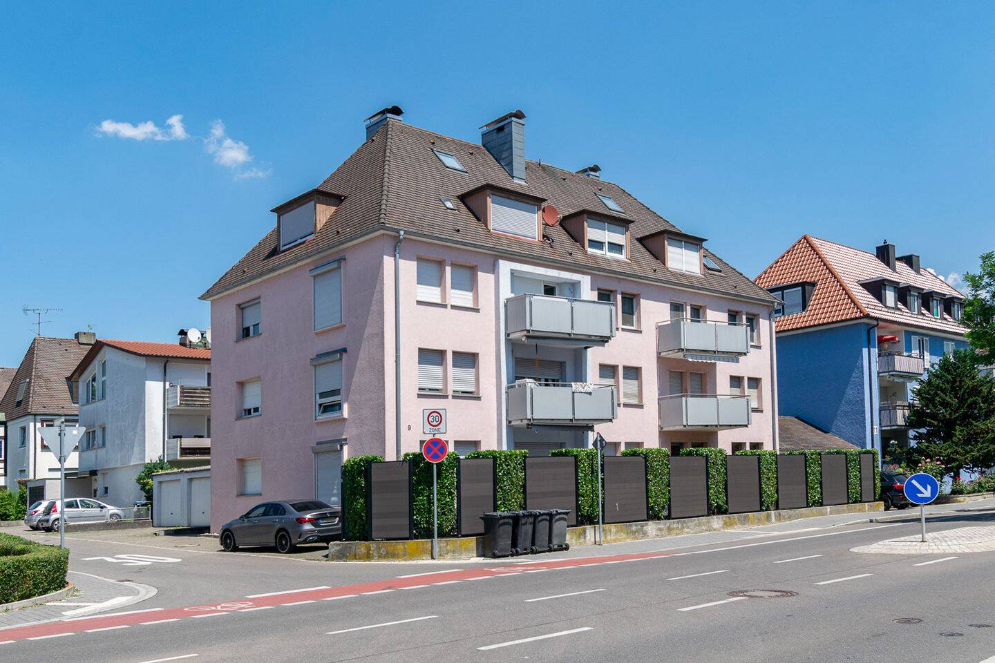 Zentral gelegen, sofort verfügbar und mit Stellplatz – 3-Zimmer-Wohnung mit viel Potenzial in Friedrichshafen, 88045 Friedrichshafen