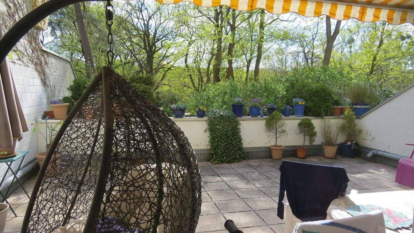 Berlin-Grunewald, beste Lage im EG aber zur Waldseite im 1.OG durch Hanglage mit großer Süd-Terrasse und herrlichem Blick in die Natur – Einzelgarage, 14193 Berlin (Steglitz-Zehlendorf Dahlem Grunewald Nikolassee Schmargendorf)