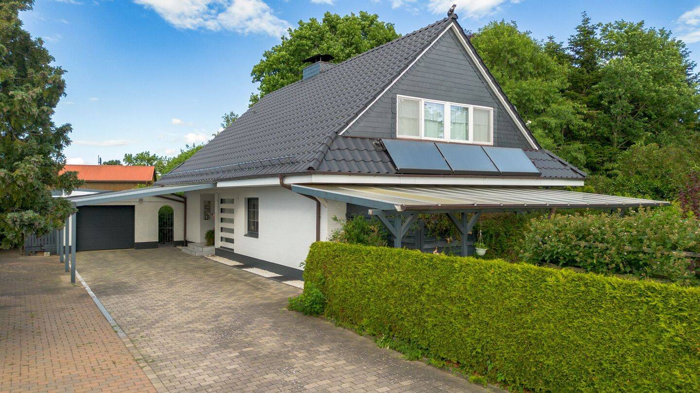 Ruhig, grün, zukunftssicher: Familien-Upgrade mit Solarthermie & Garten-Idyll, 25715 Dingen
