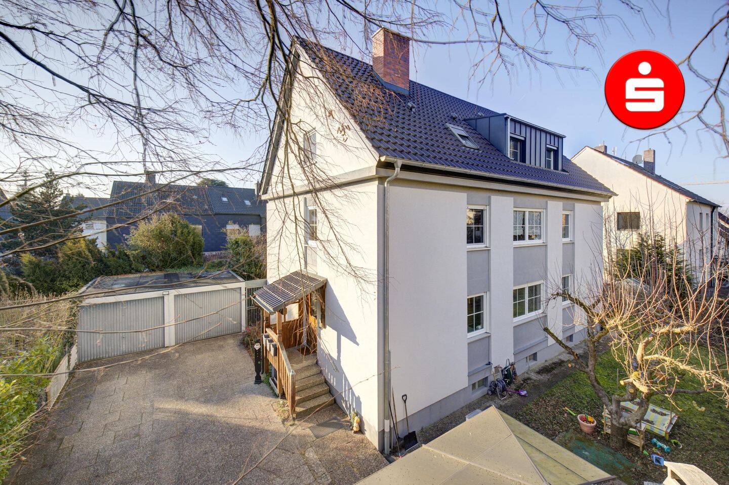 Ein Haus für viele Lebensmodelle – aufgeteiltes Mehrfamilienhaus mit vier Wohneinheiten in Nürnberg Mögeldorf, 90480 Nürnberg (Gleißhammer Mögeldorf Tiergarten Weichselgarten Zerzabelshof)