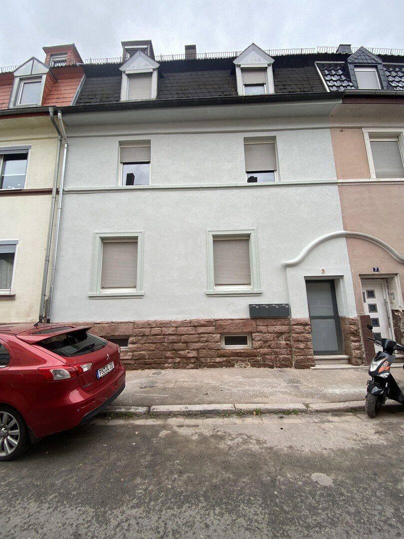 Sanierte Erdgeschosswohnung mit Terrasse und eigenem Garten, 66954 Pirmasens