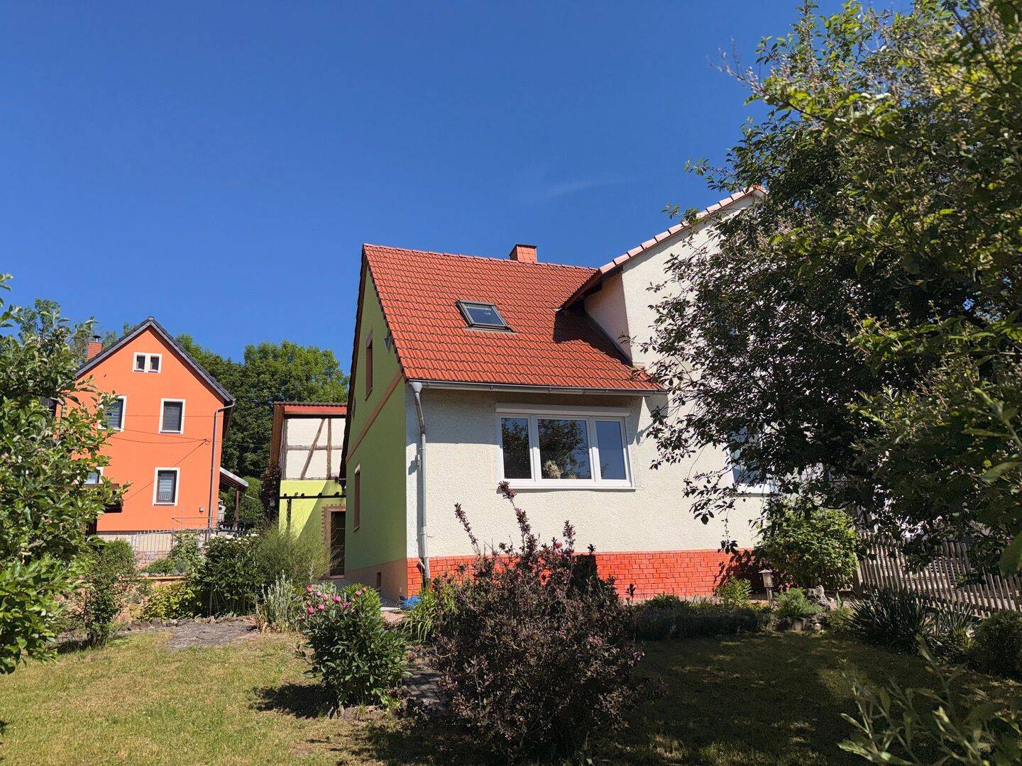 Doppelhaushälfte mit angelegtem Grundstück in guter Lage von Bad Liebenstein OT Schweina, 36448 Bad Liebenstein
