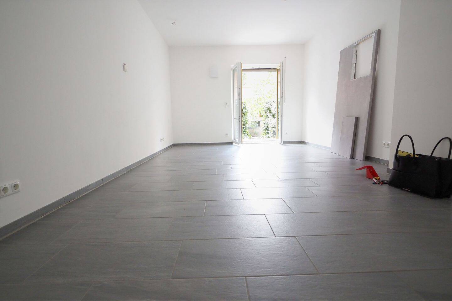 Attraktive und moderne 1-Zimmerwohnung mit Terrasse und eigenem Mini-Garten in ruhiger und zentrumsnaher Lage, 90489 Nürnberg (Gärten bei Wöhrd Rennweg Veilhof Wöhrd)