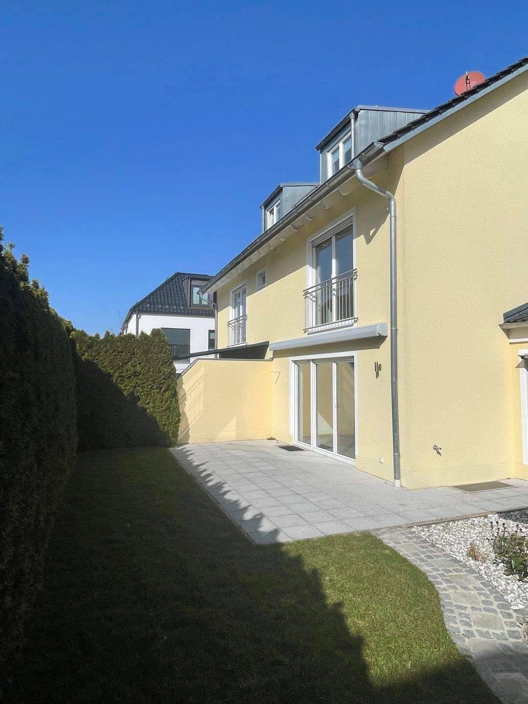 ATTRAKTIVE DOPPELHAUSHÄLFTE MIT SÜDGARTEN IN RUHIGER LAGE VON MÜNCHEN-TRUDERING, 81827 München (Ramersdorf-Perlach Trudering-Riem)
