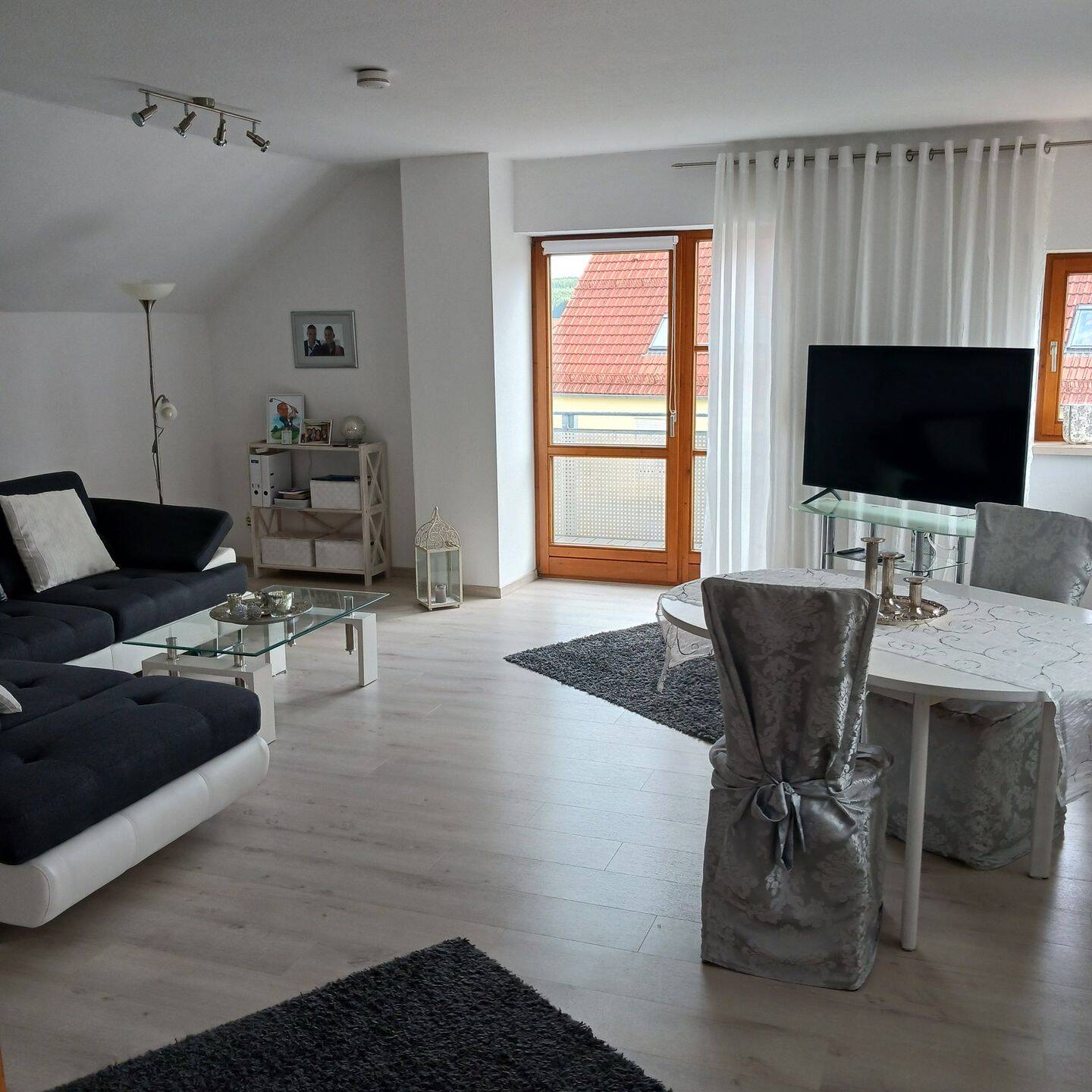 Sonnige und ruhige Dachgeschoss-Wohnung in kleiner Wohneinheit !, 87724 Markt Rettenbach
