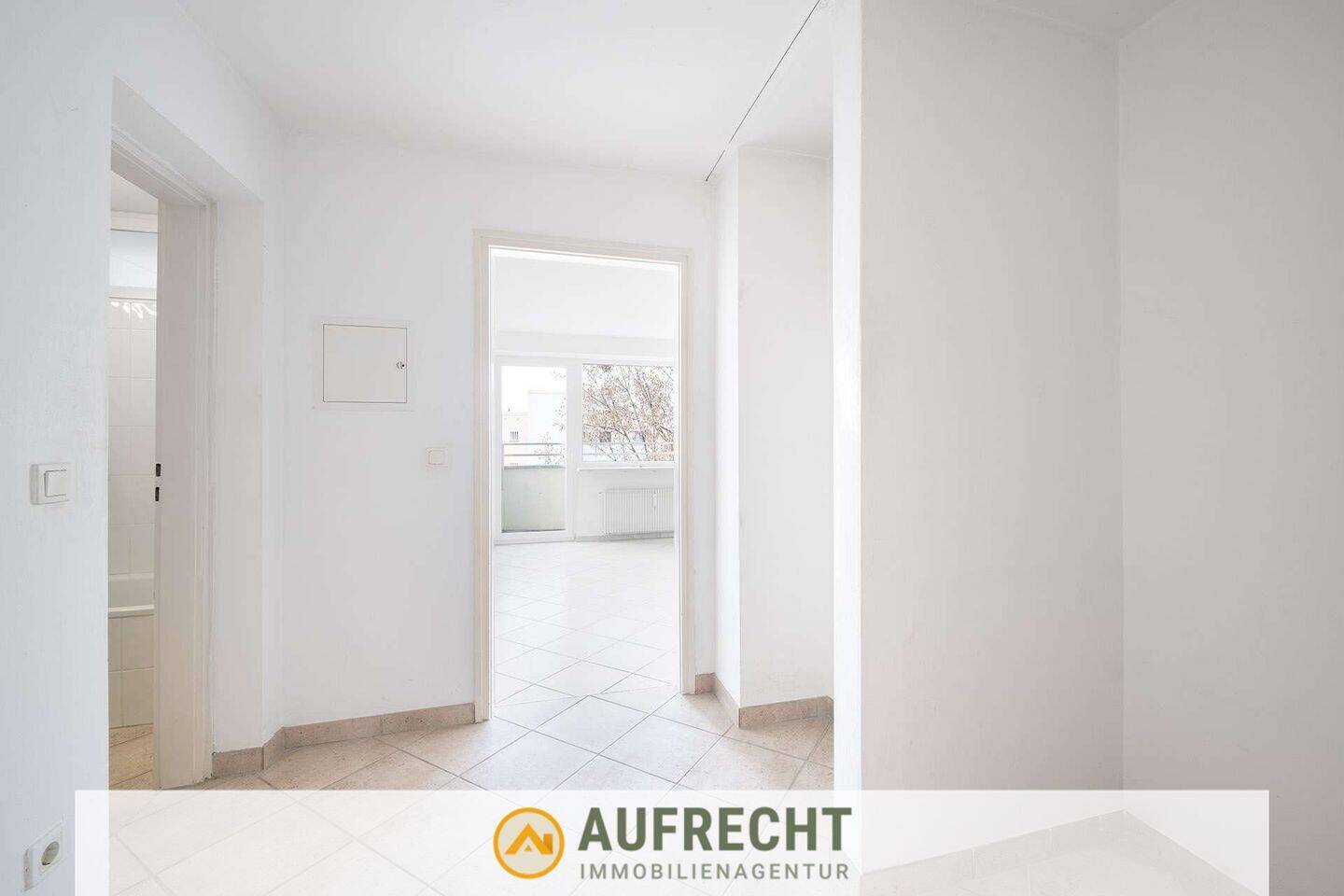 AUFRECHT °Hoch hinaus wohnen° – Gemütliches 1-Zi.-Apartment mit Balkon, 80995 München (Allach-Untermenzing Feldmoching-Hasenbergl Moosach)