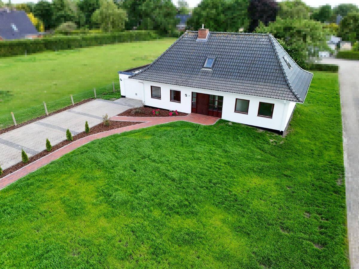 Einfamilienhaus (Nordhaus-Fertighaus) mit Terrasse und Garage im schönen Sievern, 27607 Geestland