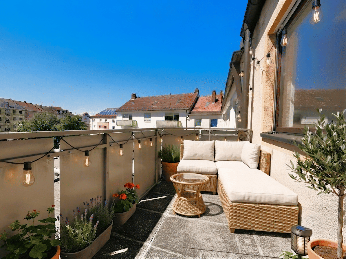… ZENTRALE LAGE NÄHE BfA … 2-ZIMMER-WOHNUNG MIT BALKON …, 90478 Nürnberg (Dutzendteich Gleißhammer Glockenhof Sankt Peter Zerzabelshof)