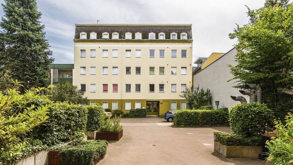 Altbauflair im ruhigen Hinterhaus – Großzügige 5-Zimmer-Wohnung mit Stellplatz & Innenhof, 13595 Berlin (Spandau Kolonie Bocksfelde Pichelsdorf Wilhelmstadt)