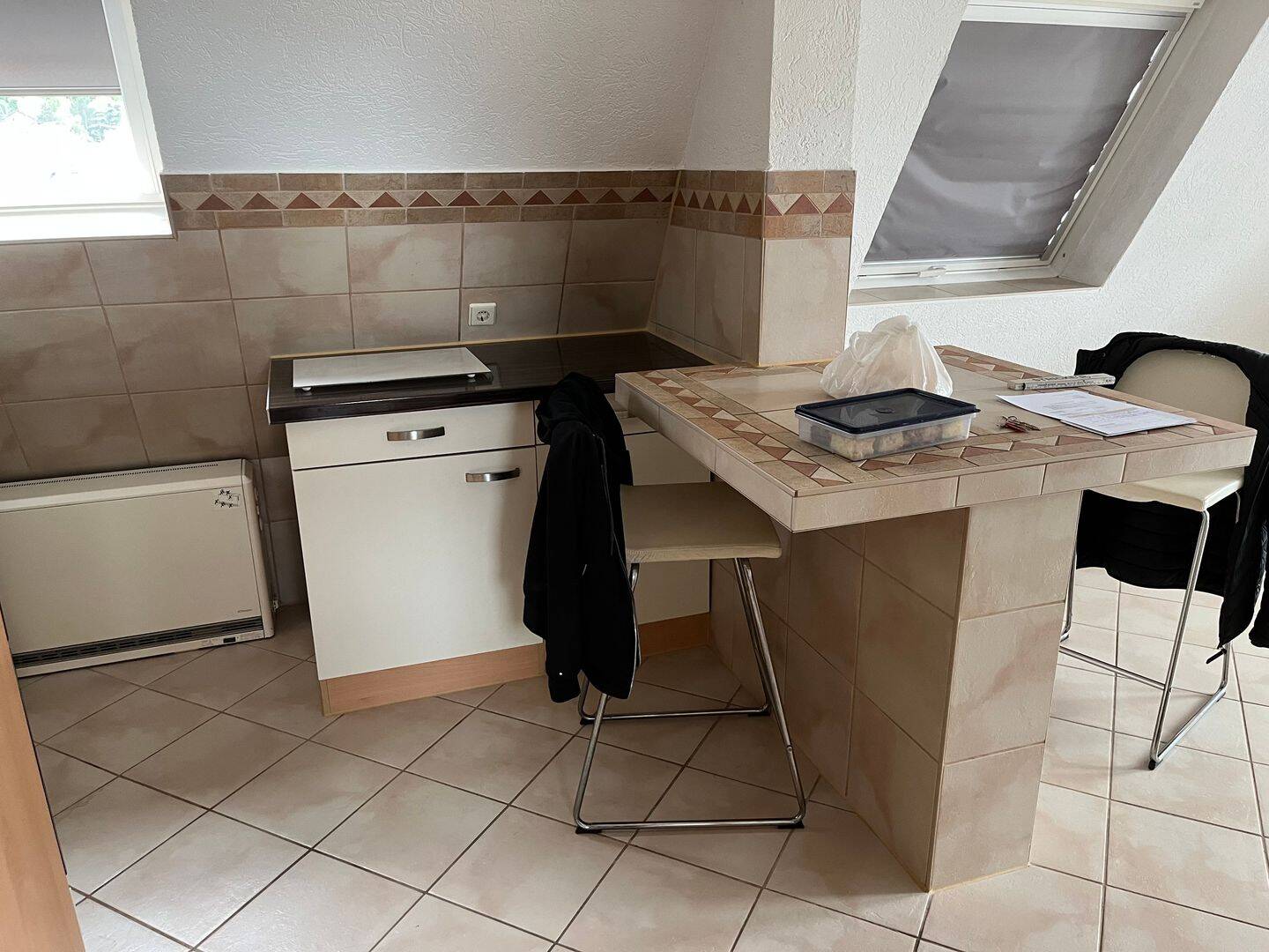Helle 2 Zimmer DG Wohnung, 70186 Stuttgart (Ost)