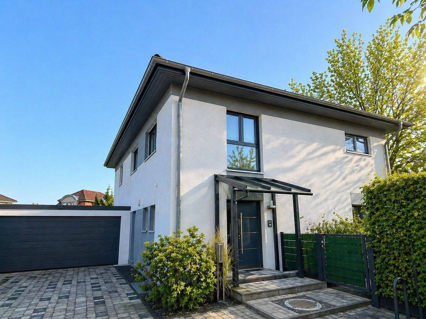 New solar PV system with battery storage – Generously Sized and Perfectly Equipped Family Villa, 14476 Potsdam