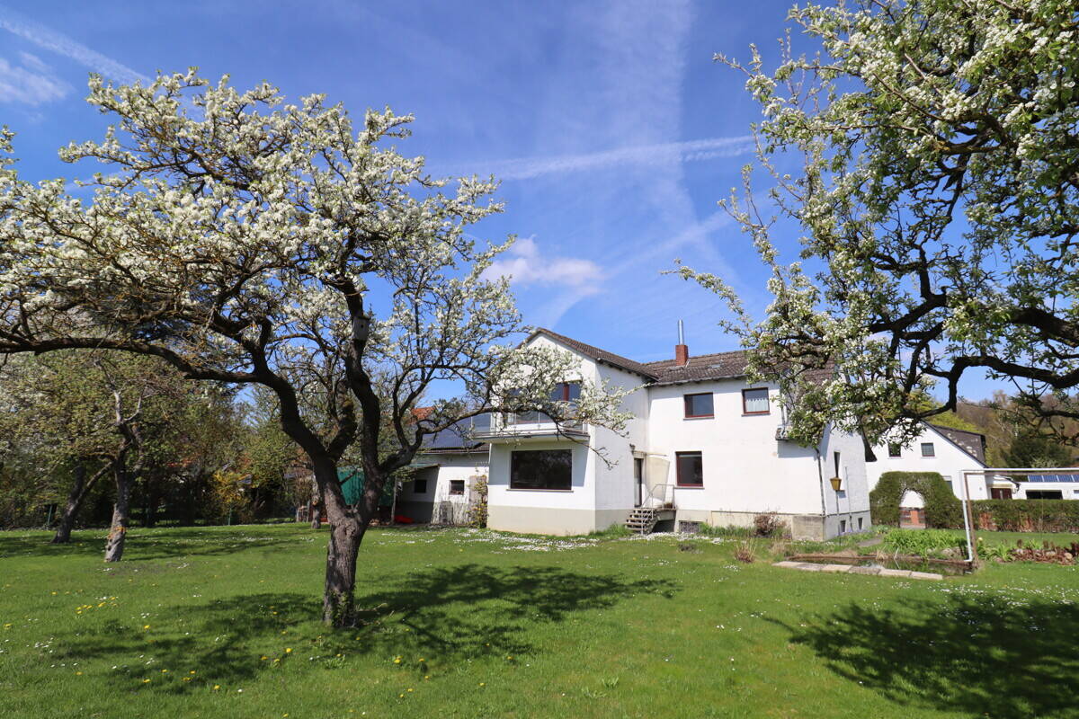 Großes EFH mit PV-Anlage, Kamin, Keller, Garagen und herrlichem Garten !, 38173 Veltheim (Ohe)