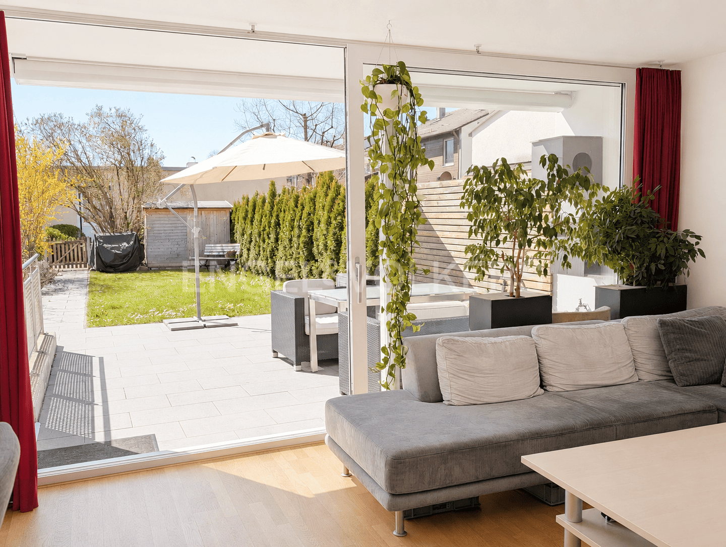 Alles schon für Sie bereit: saniertes Reihenmittelhaus in Kaufbeuren-Hirschzell, 87600 Kaufbeuren