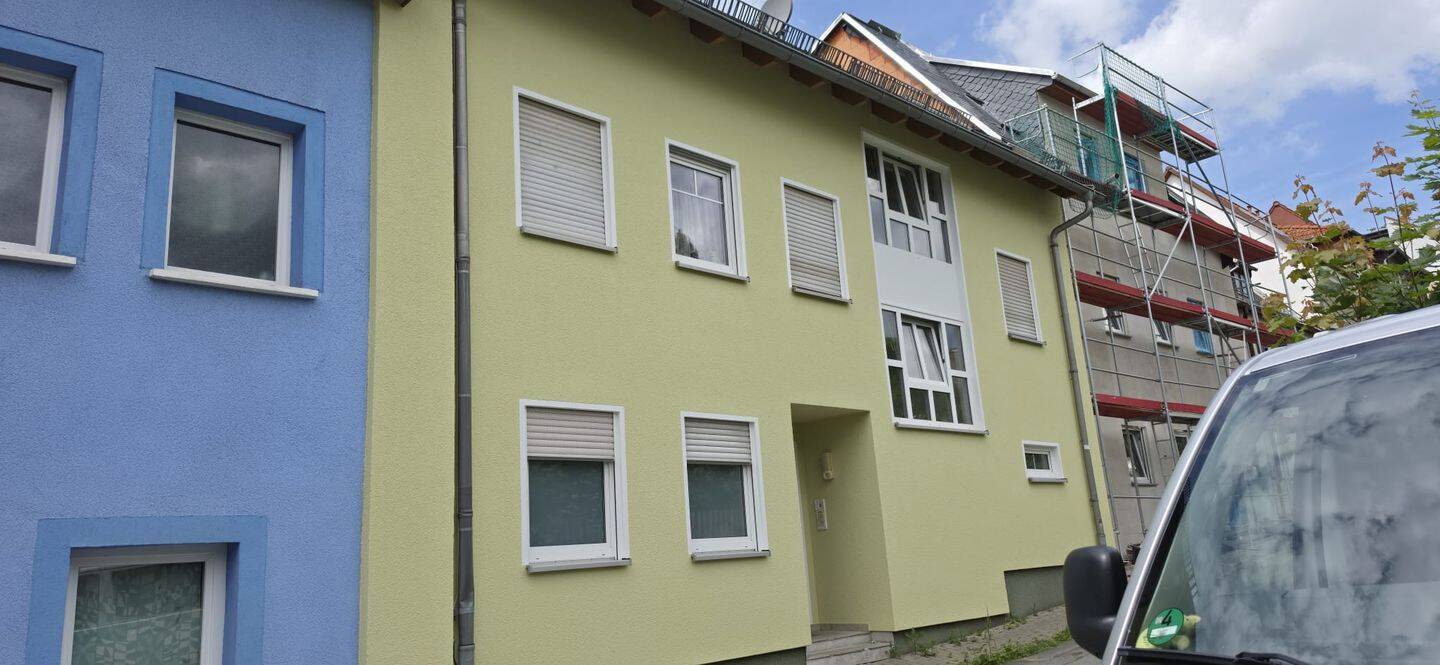 Neuwertiges Mehrfamilienhaus mit Balkonen und Terrasse, 9337 Hohenstein-Ernstthal