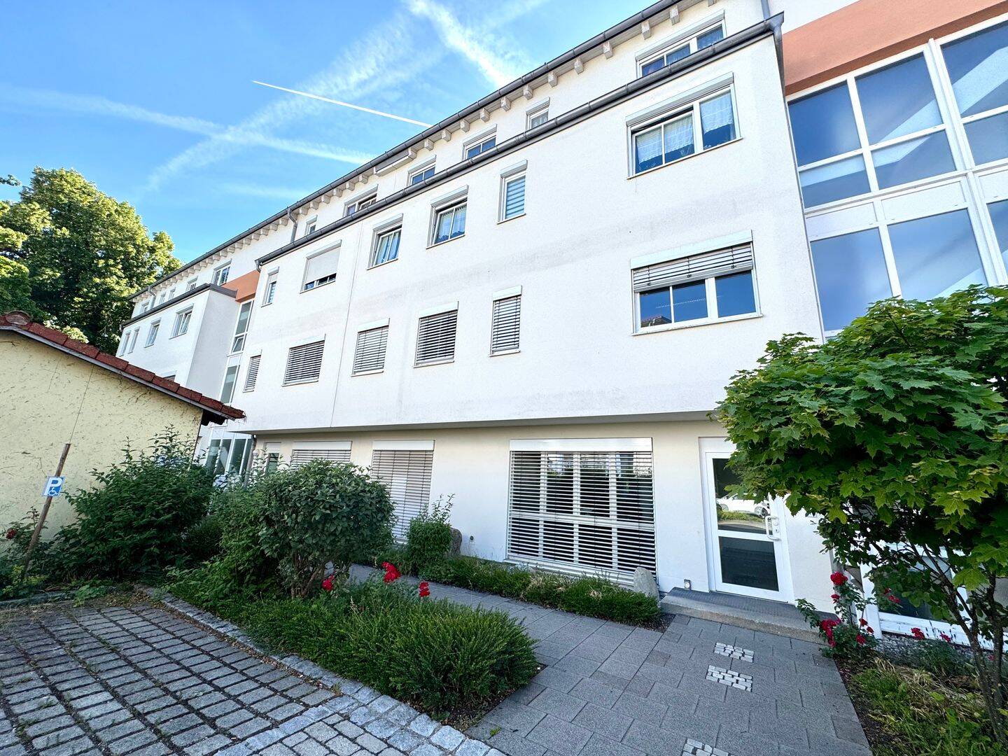 Gemütliche 2-Zimmer-Wohnung in zentraler Lage in Erding mit verglaster Loggia, 85435 Erding