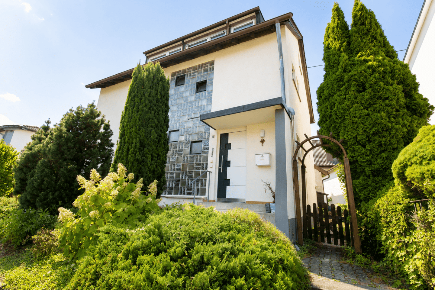 Hier beginnt Ihr neues Kapitel in Top-Lage: Einfamilienhaus mit Garten und Raum für Ihre Wohnträume, 70771 Leinfelden-Echterdingen