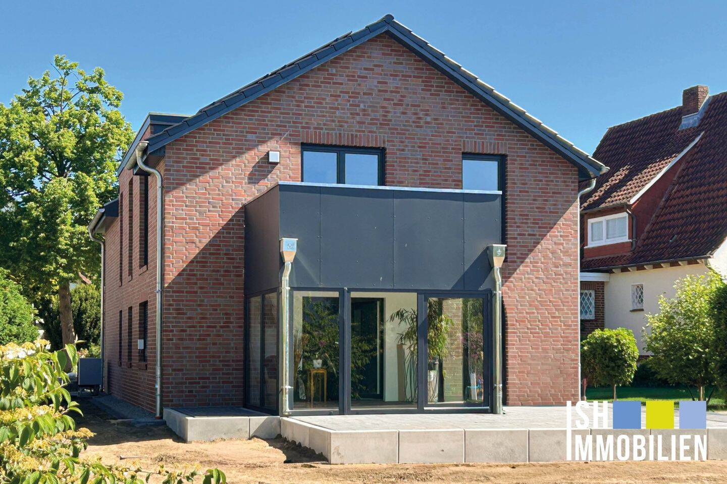 Buxtehude-Zentrum: Neubauwohnung im DG mit 3 Zimmern und individueller Innenraumgestaltung, 21614 Buxtehude