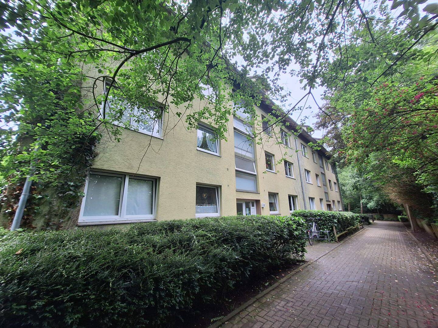 Schöne 3 Zimmer Wohnung mit Balkon, ruhig und grün gelegen, 49078 Osnabrück (Hellern Weststadt)