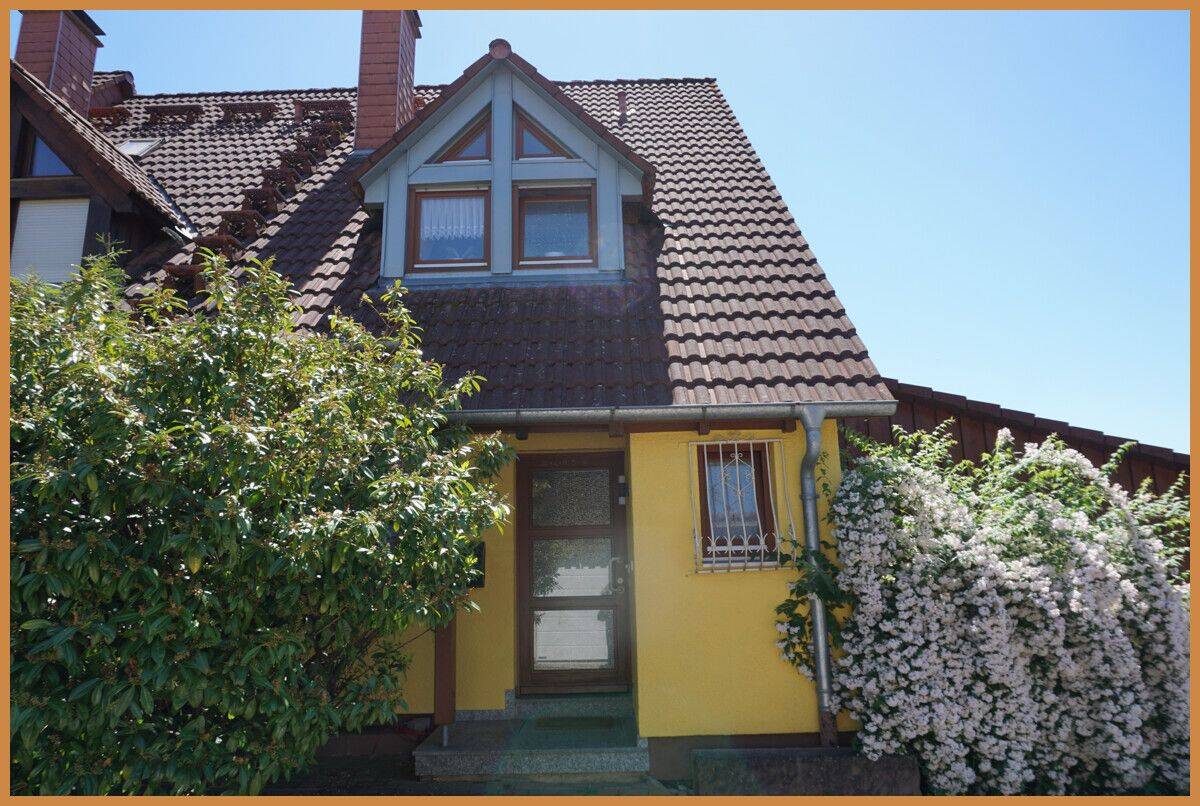 Ein Zuhause zum Ankommen und Wohlfühlen – gepflegtes Reihenendhaus mit idyllischem Garten !, 77736 Zell am Harmersbach