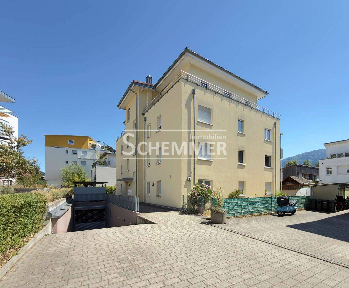 Waldkirch +++ Exklusive 3,5-Zi.- Penthouse-Whg. mit 3 TG-Stellplätzen- barrierefrei –, 79183 Waldkirch
