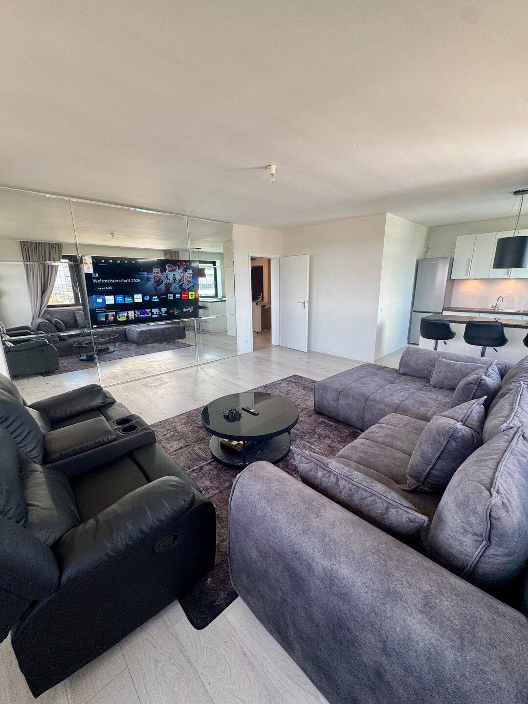 Perfekte moderne 2-Zimmer-Wohnung (65 m²) zur Miete – 27. Etage mit atemberaubenden Blick über Hamburg, 22083 Hamburg (Hamburg-Nord Barmbek-Süd)