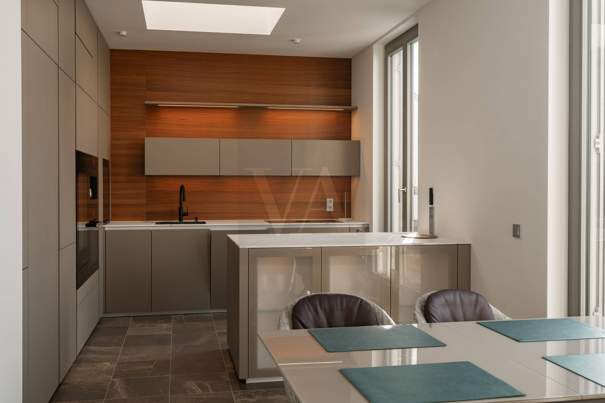 Spree-Penthouse mit 86 m² Terrasse und Wasserblick – Exklusiver Rückzugsort nahe dem Tiergarten, 10623 Berlin (Charlottenburg-Wilmersdorf Charlottenburg)