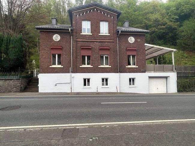 Denkmalgeschütztes Zweifamilienhaus mit großzügigem Garten, großer Terrasse und Garage zu verkaufen in Werdohl-Bärenstein…, 58791 Werdohl