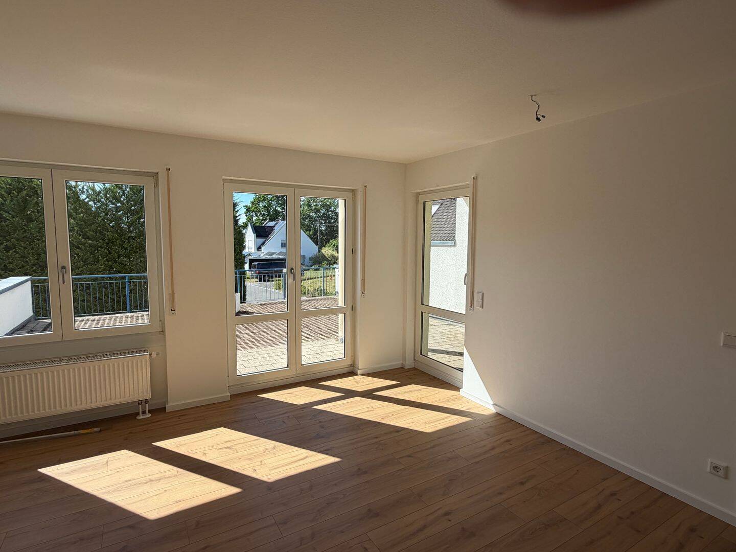 Sonnige 3-Zimmer-Wohnung mit Terrasse und durchdachtem Grundriss, 91448 Emskirchen