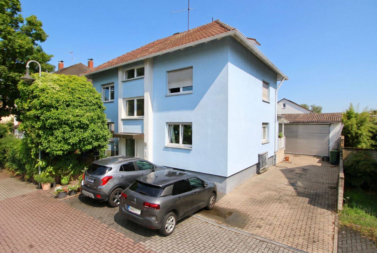 3-Familien Wohnhaus mit großzügigem Garagengebäude in Rheinstetten-Mörsch!, 76287 Rheinstetten