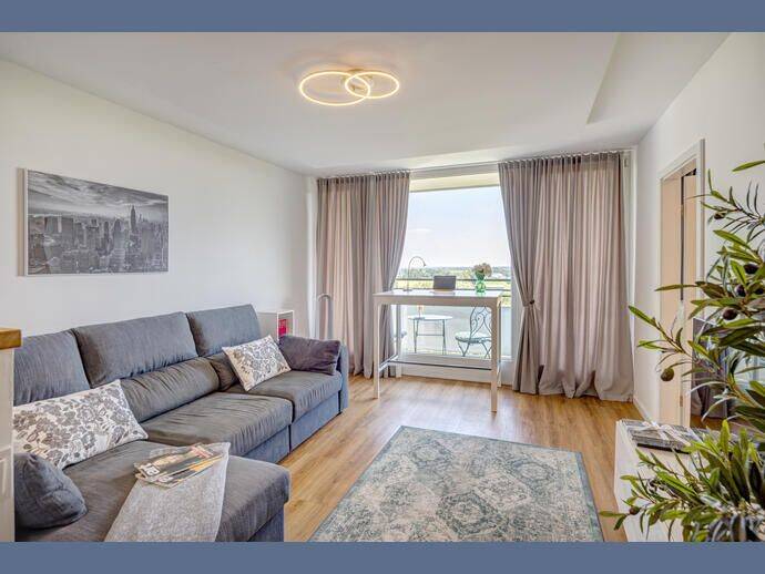 Möbliert: Charmante 1,5-Zimmer Wohnung im 9. OG, 81927 München (Bogenhausen)