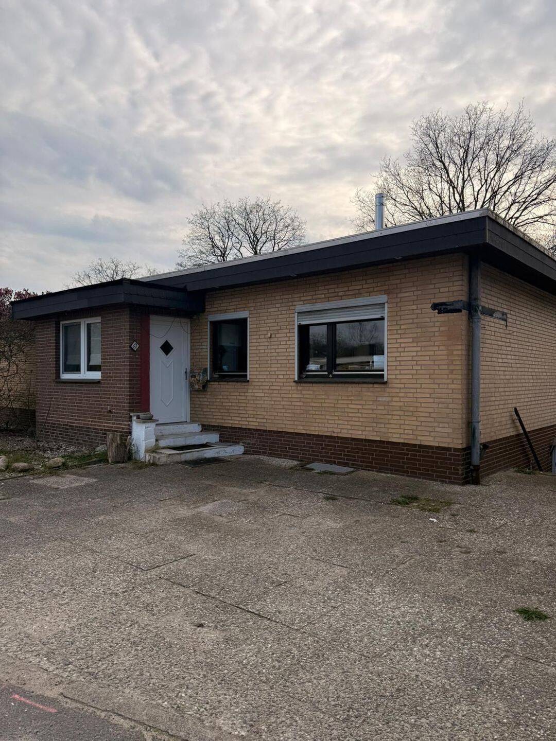 Bungalow in guter Lage mit Modernisierungsbedarf und Gestaltungsspielraum / Lübeck-Blankensee, 23560 Lübeck (Moisling Sankt Jürgen)