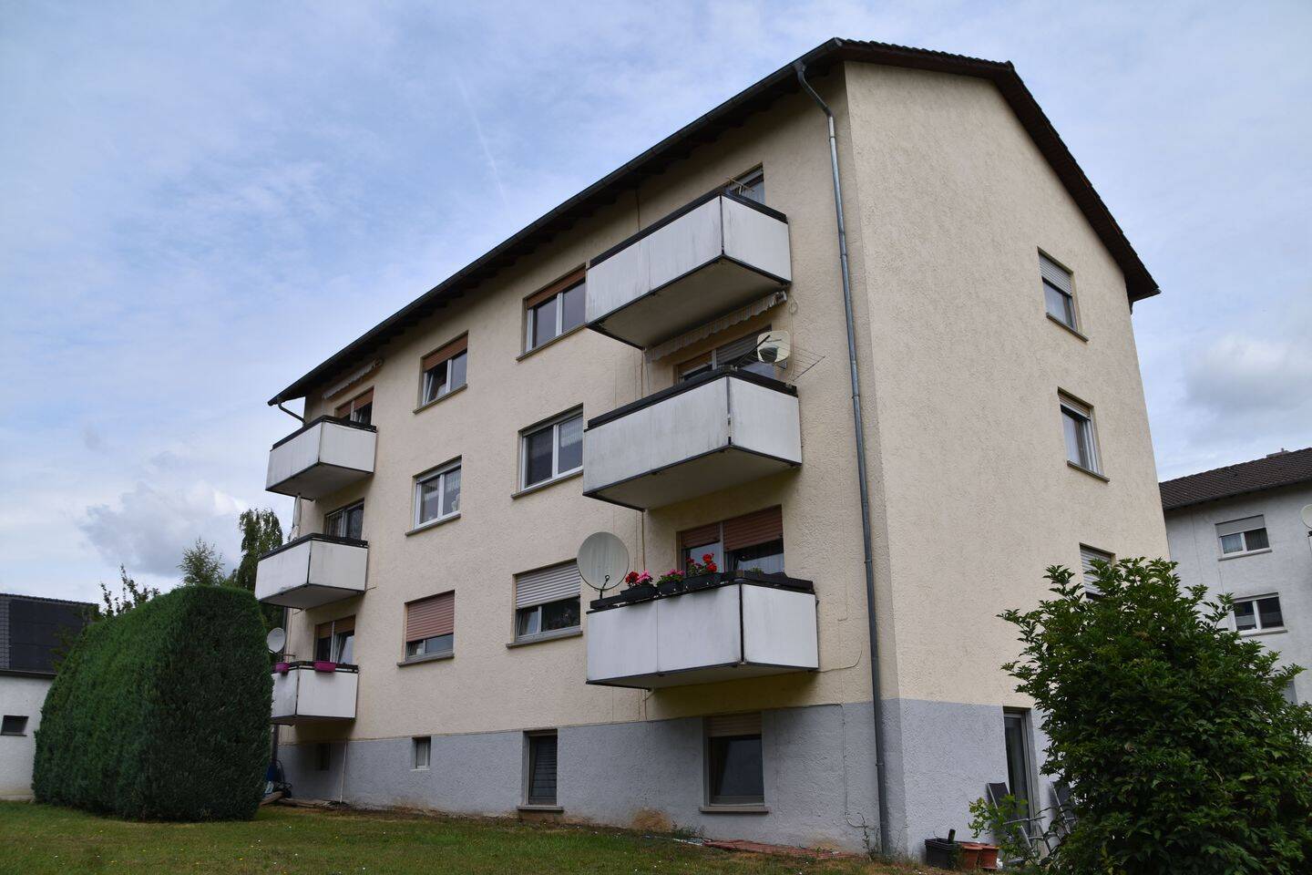 Großes Mehrfamilienhaus mit Garten in Nidda, 63667 Nidda